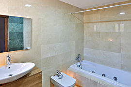 Suite4 bathroom